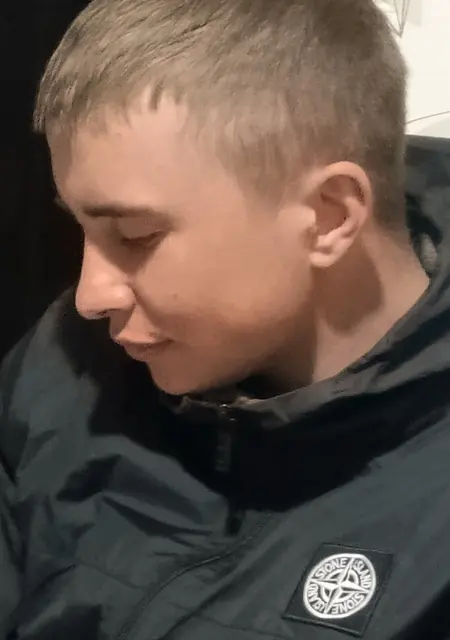 Я Дмитрий, 24, из Хабаровска, ищу знакомства на одну ночь