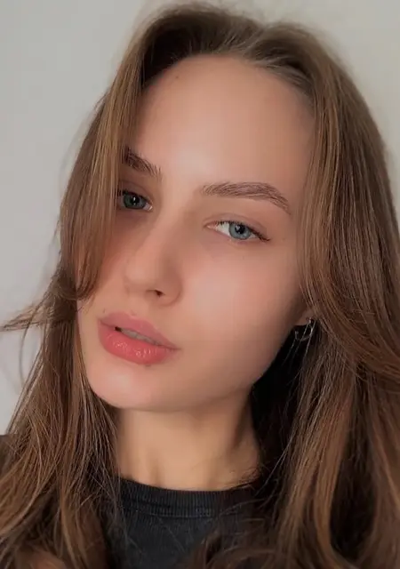 Я Мари, 21, из Санкт-Петербурга, ищу знакомства без обязательств