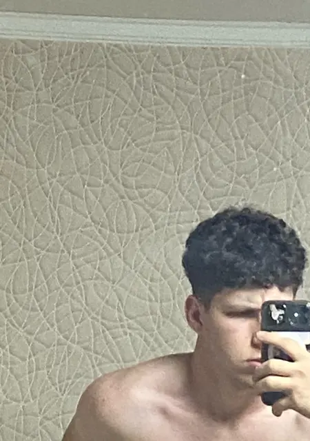 Андрей из Нижнекамска, мне 20, познакомлюсь для вирта