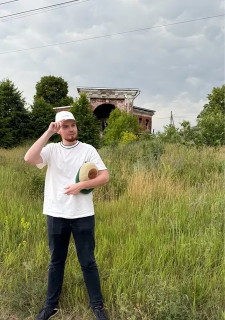 Я Вячеслав, 24, из Долгопрудного, ищу знакомства без обязательств