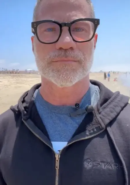 Я Edmund, 53, из Москвы, ищу знакомство для открытые отношения