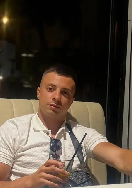 Я Vladislav, 25, из Щелково, ищу знакомства без обязательств