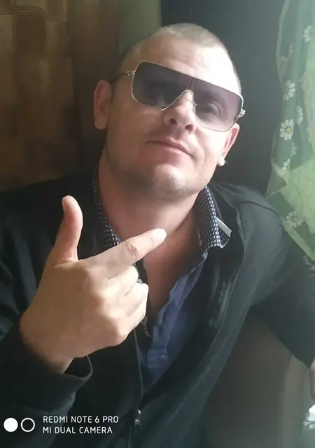 Я Денис, 40, знакомлюсь для постоянных отношений в Нефтеюганске