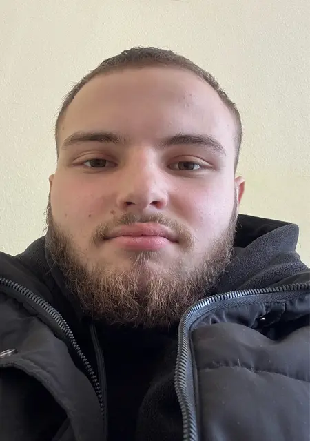 Артём из Хабаровска, мне 18, познакомлюсь для дружбы