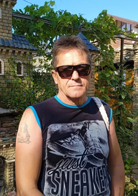 Я Анатолий, 58, знакомлюсь на одну ночь в Воронеже