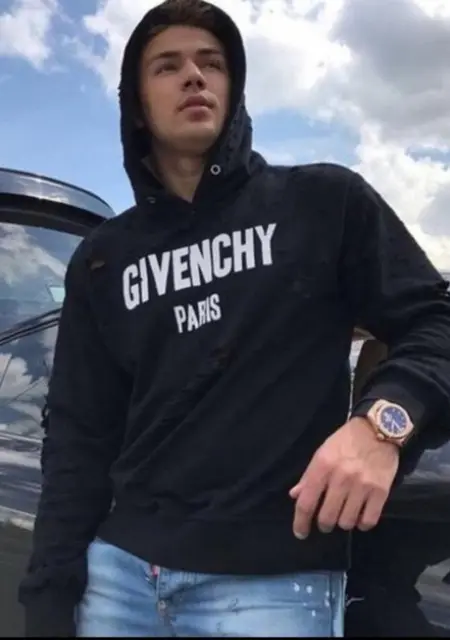 Артём из Тобольска, ищу на сайте знакомства без обязательств