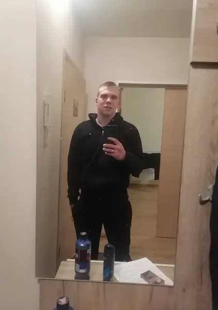 Андрей из Петрозаводска, мне 29, познакомлюсь для открытые отношения