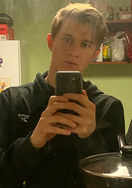 Андрей из Верхней Пышмы, мне 20, познакомлюсь на одну ночь