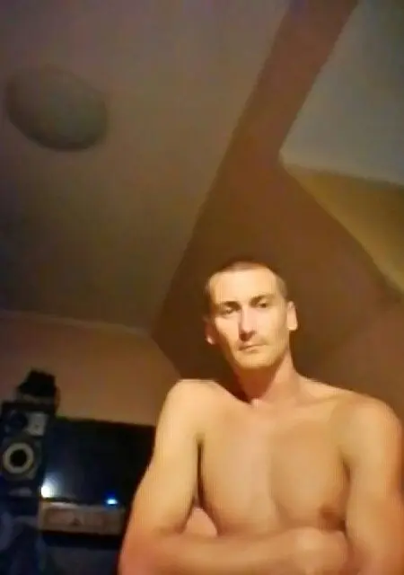 Я Виктор, 38, знакомлюсь без обязательств в Балтийске