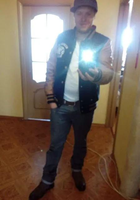 Игорь из Обухова, ищу на сайте знакомства на одну ночь