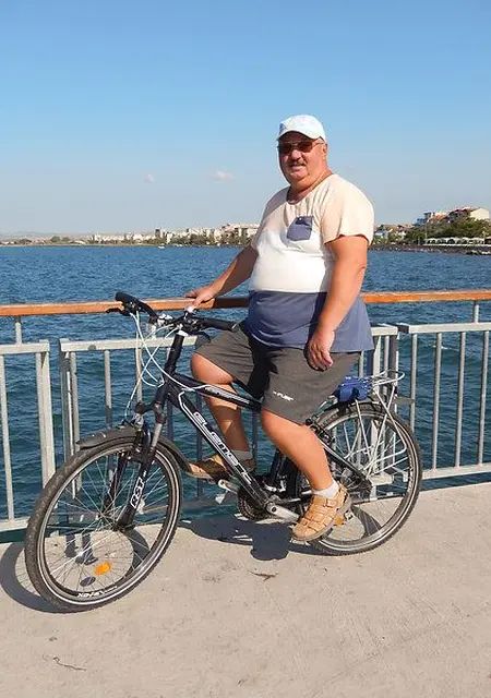 Я Михаил, 60, из Колпина, ищу знакомства без обязательств