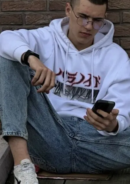 Я Илья, 18, знакомлюсь без обязательств в Тольятти