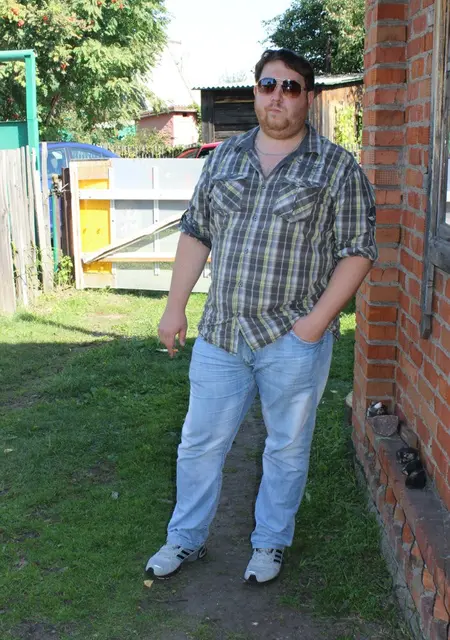 Я Александр, 40, знакомлюсь для постоянных отношений в Омске