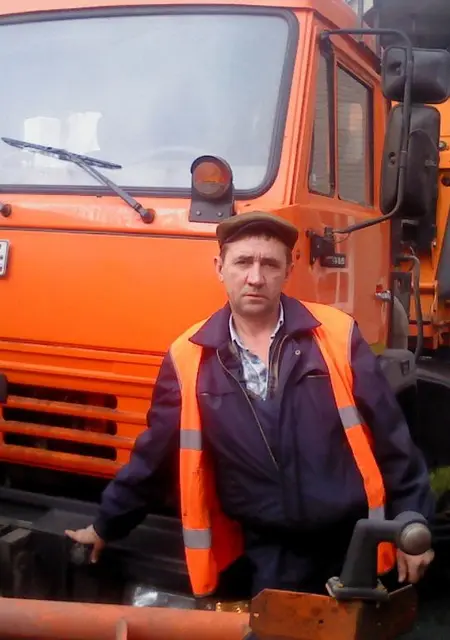 Я Алесей, 60, знакомлюсь без обязательств в Узловой