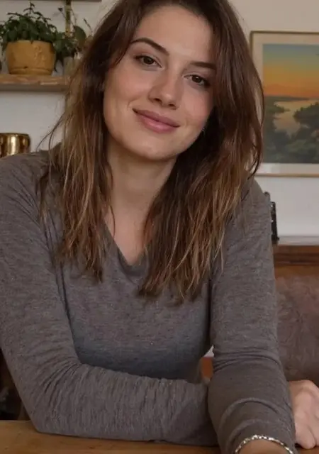 Я Арина, 29, из Воронежа, ищу знакомство для приятного времяпровождения