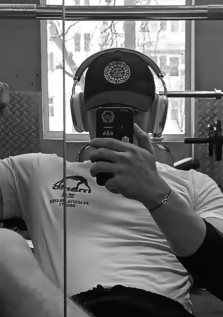 Я Илья, 21, из Саранска, ищу знакомства без обязательств