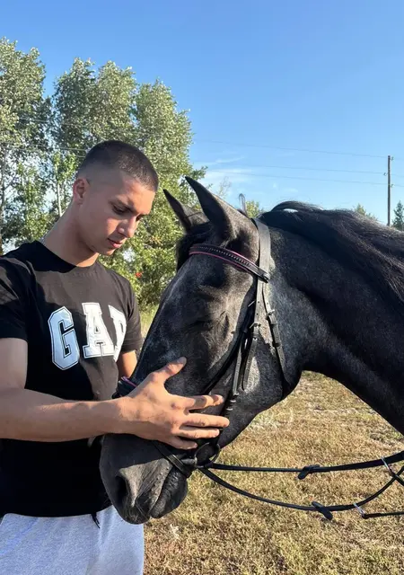 Я Илья, 26, знакомлюсь без обязательств в Санкт-Петербурге