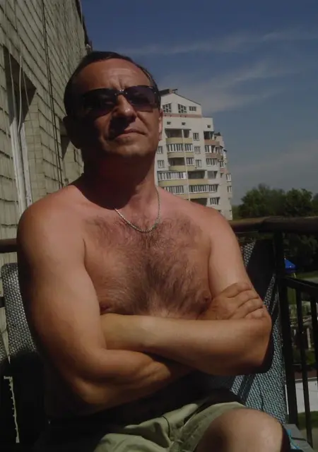Semen из Винницы, мне 60, познакомлюсь на одну ночь