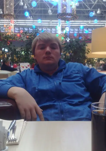 Я Сергей, 37, знакомлюсь для дружбы в Азове