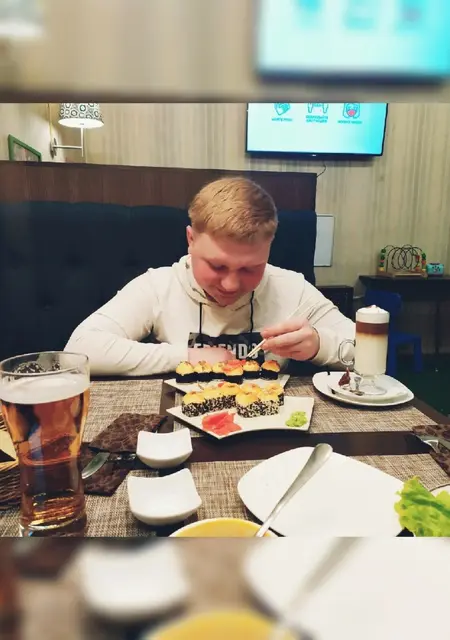 Я Виктор, 23, из Октябрьского, ищу знакомства на одну ночь