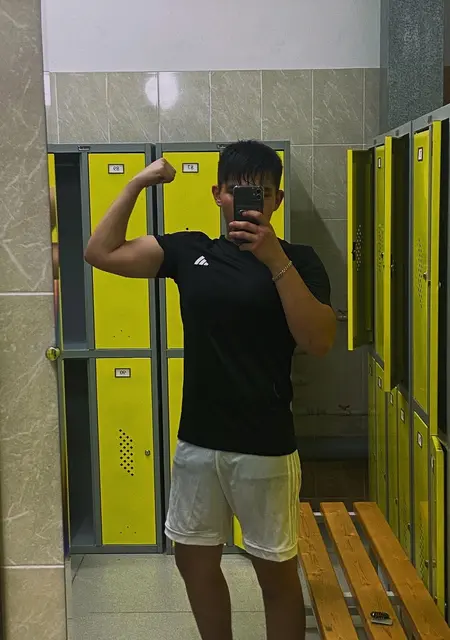 Я Даня, 20, из Южноуральска, ищу знакомства на одну ночь