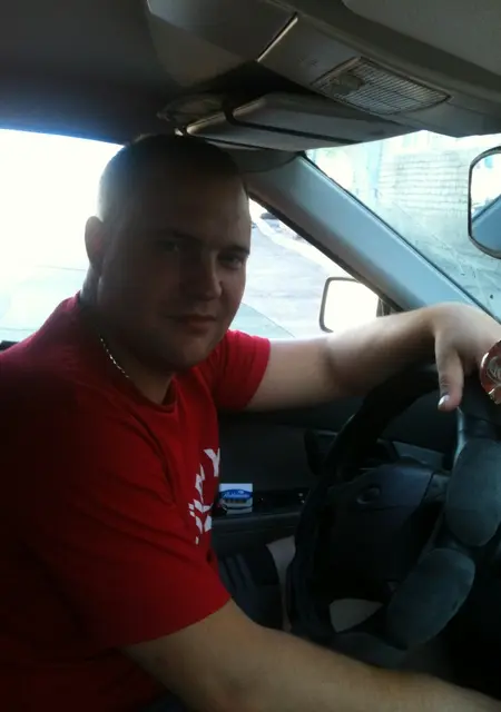 Я Виталий, 39, знакомлюсь на одну ночь в Отрадном