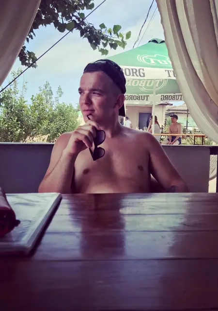 Я Константин, 30, знакомлюсь без обязательств в Архангельске