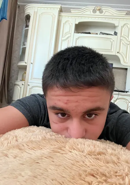 Вадим из Владикавказа, мне 19, познакомлюсь на одну ночь