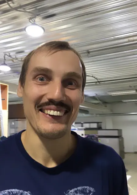 Я Максим, 26, из Торжка, ищу знакомства без обязательств