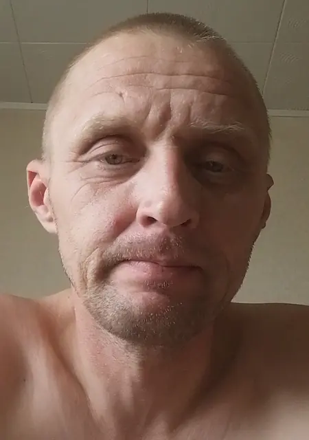 Серёга из Саяногорска, мне 45, познакомлюсь для общения