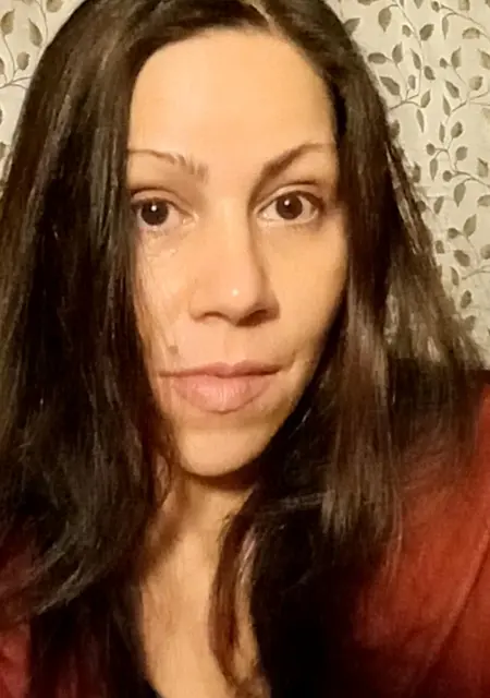 Лариса из Казани, ищу на сайте приятное времяпровождение