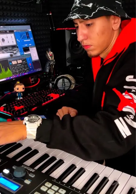 Марсель из Ачинска, ищу на сайте знакомства на одну ночь