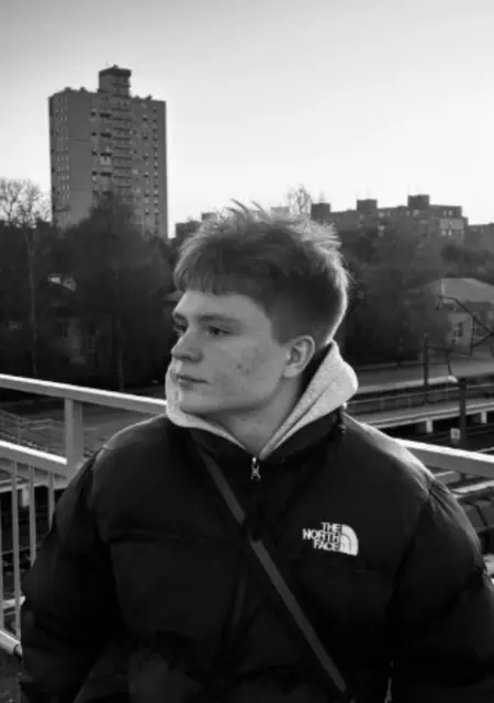 Илья из Нижнего Новгорода, мне 18, познакомлюсь для вирта