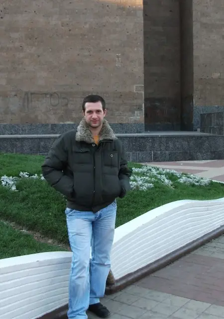 Я Алексей, 41, знакомлюсь без обязательств в Батайске