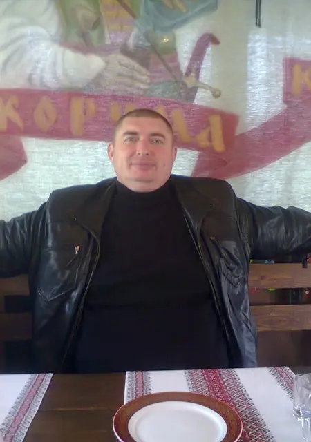 Я Виктор, 52, из Каспийска, ищу знакомство для приятного времяпровождения