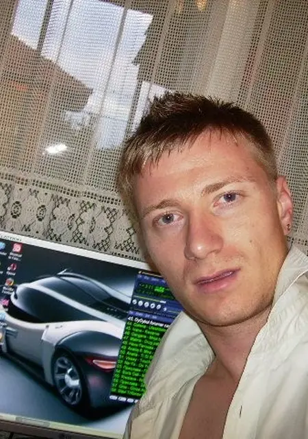 Я Слава, 23, из Зеленоградска, ищу знакомство для постоянных отношений