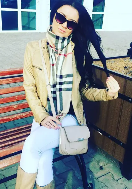 Я Анечка, 41, знакомлюсь для общения в Ульяновске