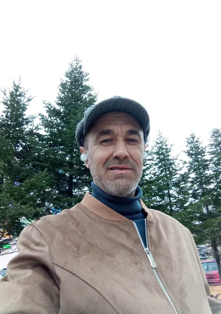 Я Дима, 49, знакомлюсь без обязательств в Новосибирске