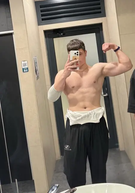 Я Владимир, 20, знакомлюсь для общения в Миассе