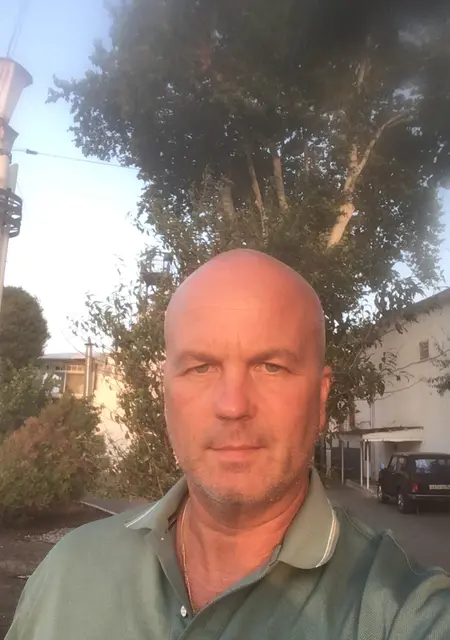 Дмитрий из Севастополя, мне 42, познакомлюсь на одну ночь