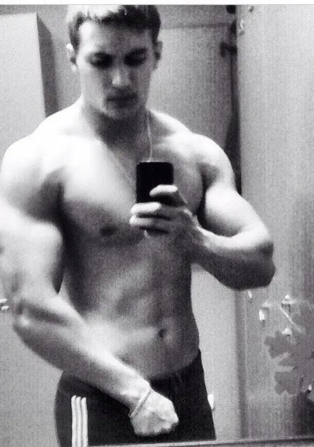 Я Максим, 33, из Абакана, ищу знакомства без обязательств