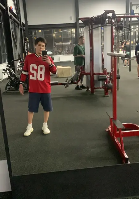 Я Ислам, 24, из Орска, ищу знакомство для дружбы