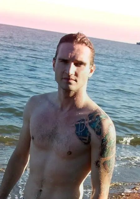 Дмитрий из Артема, ищу на сайте знакомства на одну ночь