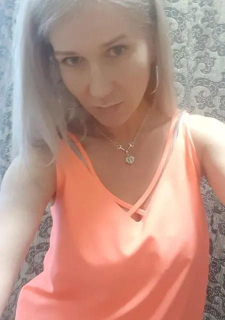 Анна из Владивостока, ищу на сайте дружбу