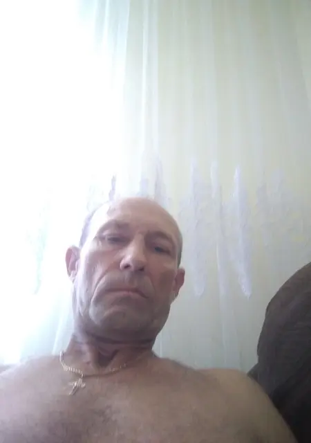 Я Александр, 51, из Гомеля, ищу знакомства без обязательств