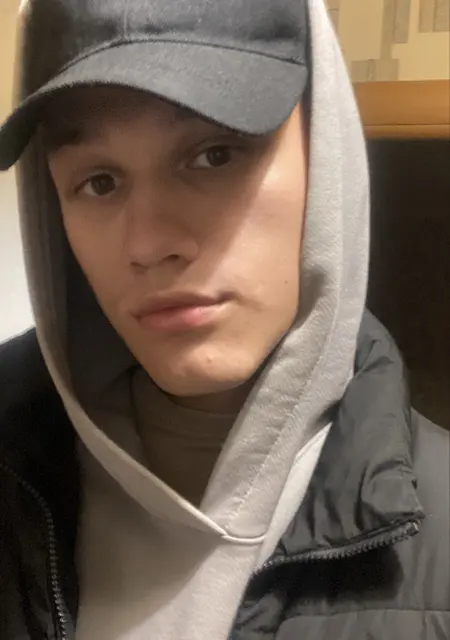 Владислав из Читы, ищу на сайте знакомства на одну ночь