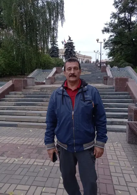 Олек из Бреста, мне 62, познакомлюсь для общения