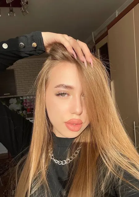 Я Карина, 20, из Курска, ищу знакомство для приятного времяпровождения