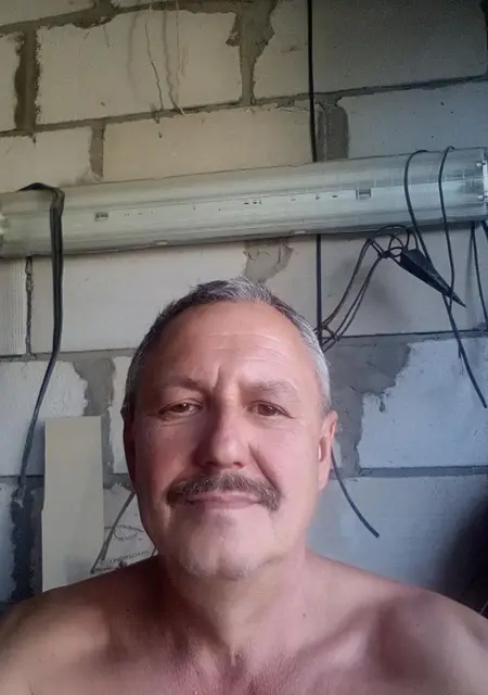 Евгений из Ижевска, мне 63, познакомлюсь для постоянных отношений