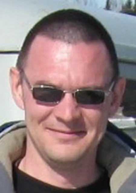 Палыч из Киришей, ищу на сайте знакомства на одну ночь